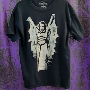Lilly Munster t-shirt black and gray large